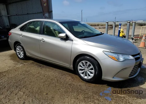 2015 Toyota Camry Le из США, поврежденный, VIN 4T4BF1FK4FR513728